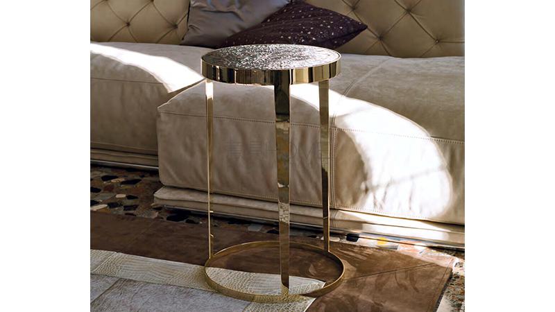 Amadeus 茶幾，角幾