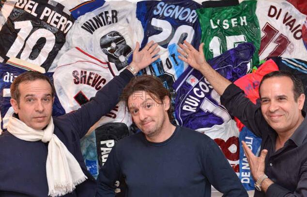 意俱，在這個圣誕帶給您意大利純正的足球藝術(shù)品