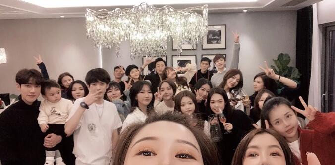 網(wǎng)紅勵(lì)志美女，在錢(qián)塘江擁有一個(gè)意式奢華的家