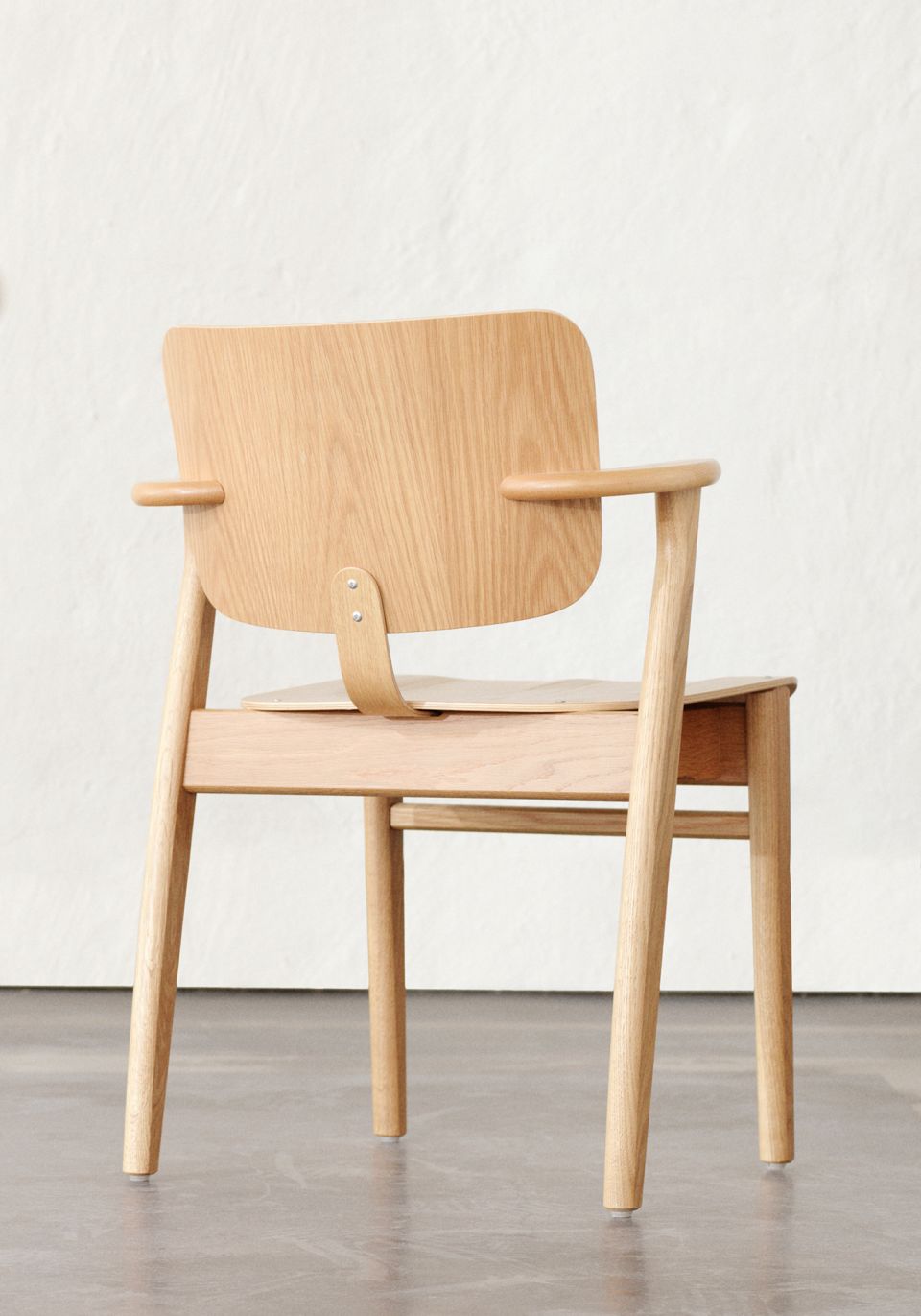 Domus Chair 餐椅