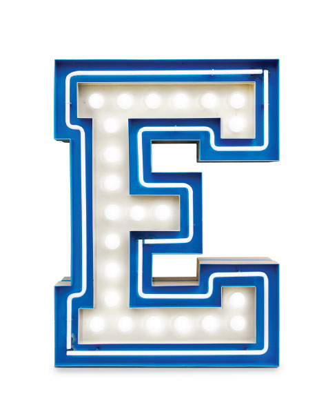 DELIGHTFULLLETTER E GRAPHIC臺燈