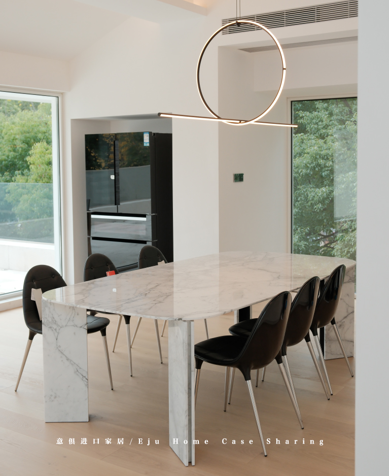 【杭州湖濱排屋精品案例】現(xiàn)代極簡風(fēng)的最美詮釋，都在這個(gè)空間里