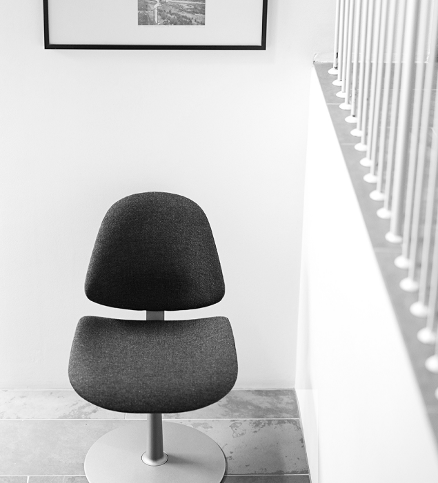 ONECOLLECTIONCouncil Family Salon Chair w休閑椅