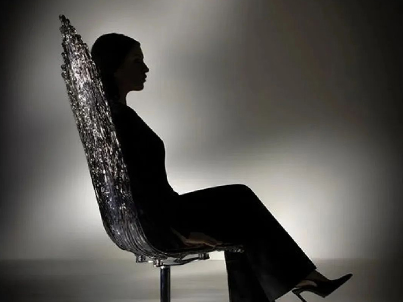 Edra新品 | 米蘭教堂椅，女王既視感，太驚艷了！